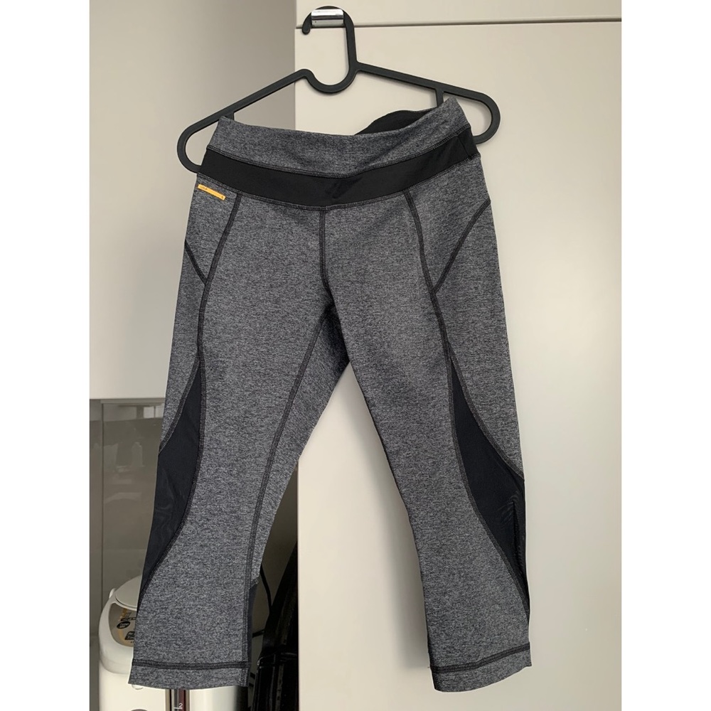 Lolë women’s workout capris Size XS